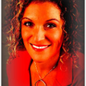 Avatar of Juli Mazi.